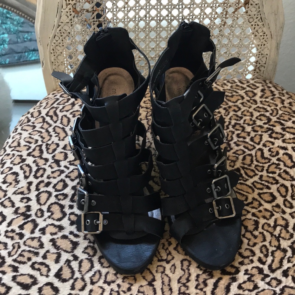 Madden Girl wedges